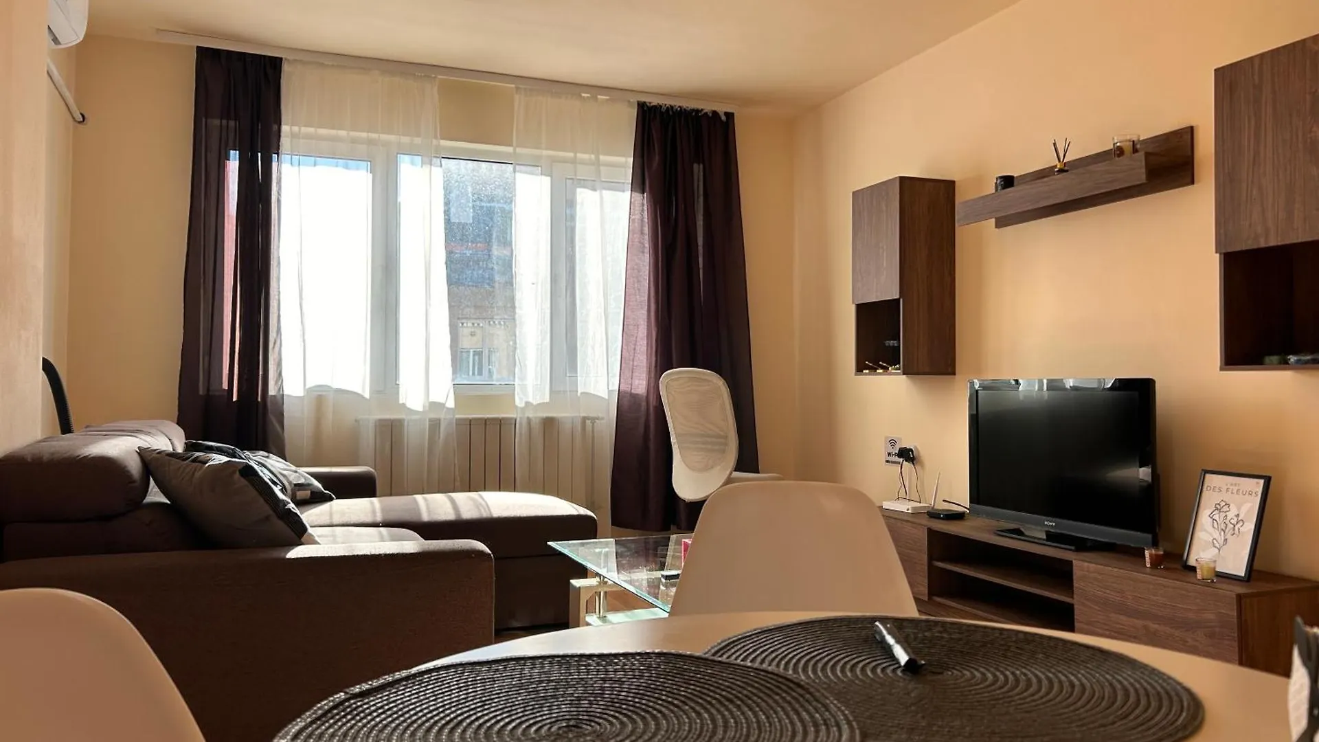 Nice, Spacious And Cozy Apartment Sofie
