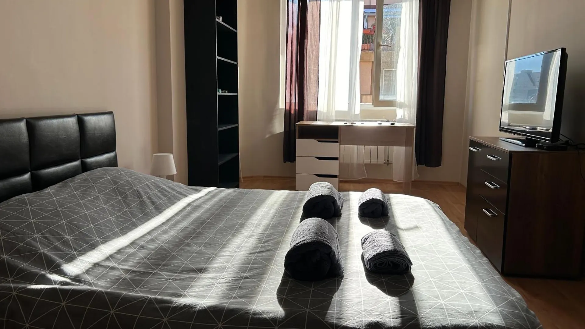 Nice, Spacious And Cozy Apartment Sofie